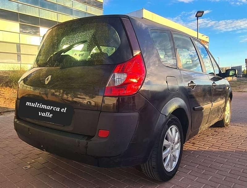 Usado Renault Grand Scénic II Dynamique 106 CV (77 kW) 2007 Negro Monovolumen