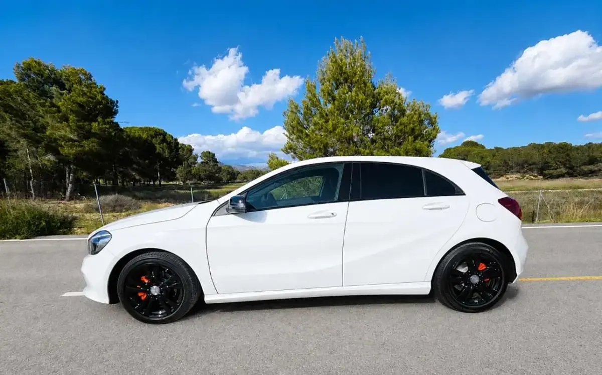 Usado Mercedes A200 136 CV (100 kW) 2016 Blanco Utilitario