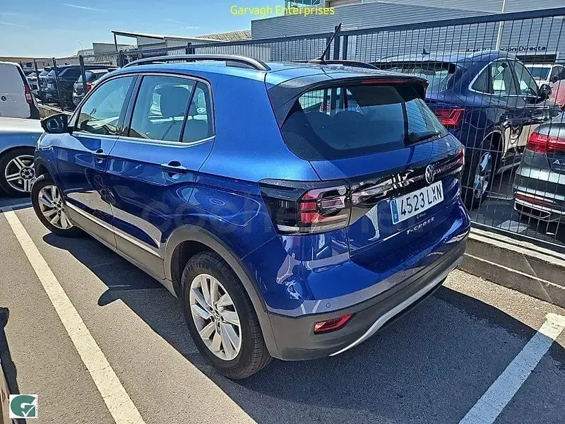 Usado VW T-Cross Advance 110 CV (80 kW) 2022 Azul SUV
