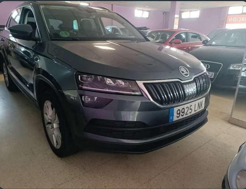 Usado Skoda Karoq Ambition 150 CV (110 kW) 2021 Gris SUV