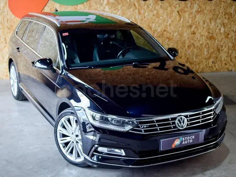Usado VW Passat R-line 150 CV (110 kW) 2018 Negro Familiar