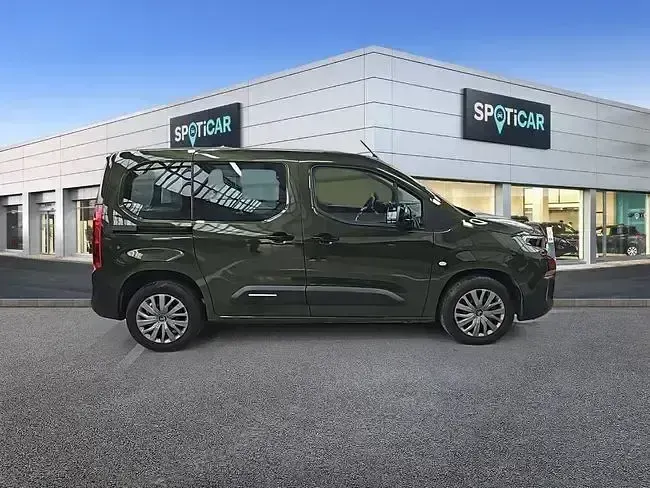 Usado Citroën Berlingo 102 CV (75 kW) 2025 Verde Monovolumen