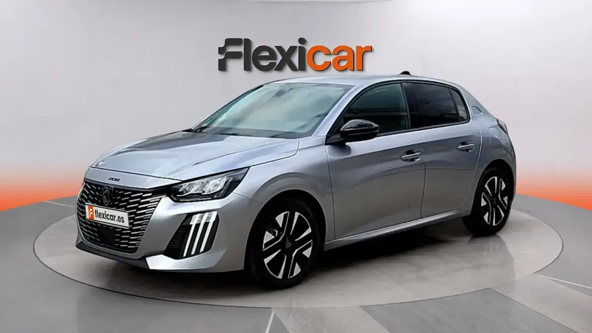 Usado Peugeot 208 Allure 101 CV (74 kW) 2025 Gris Utilitario
