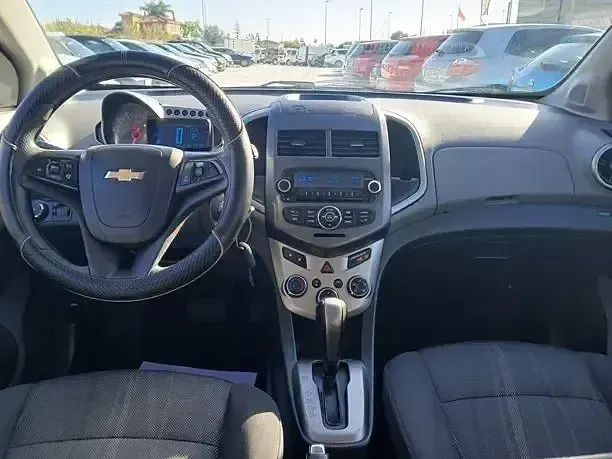 Usado Chevrolet Aveo LT 101 CV (74 kW) 2014 Blanco Utilitario