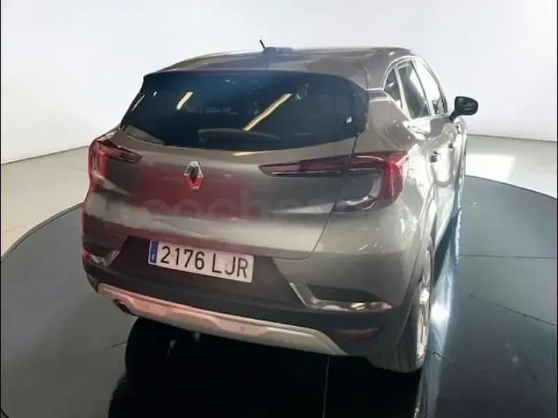 Usado Renault Captur Zen 130 CV (95 kW) 2020 Gris / plata SUV