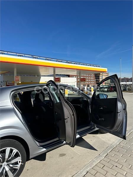 Usado Peugeot 208 Active 100 CV (73 kW) 2020 Gris / plata Utilitario