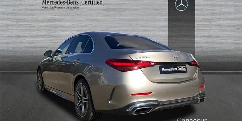 Usado Mercedes C220 200 CV (147 kW) 2022 Plateado Berlina