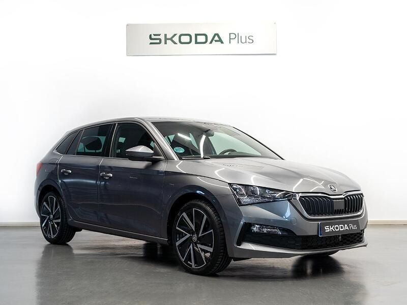 Gris Usado 2024 Skoda Scala Sport Utilitario | 21.900 € (Un poco caro) - Imagen 1/4
