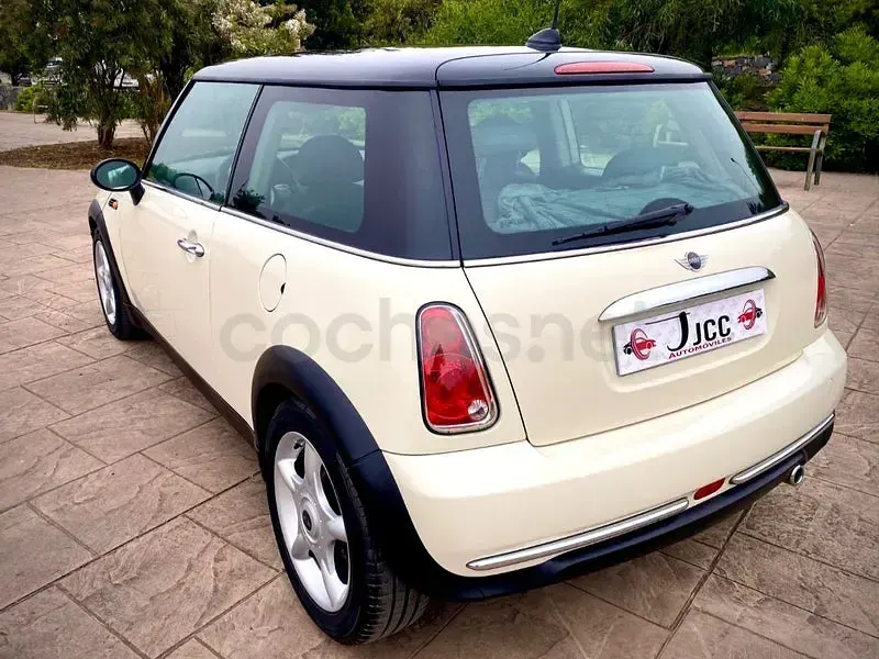 Usado Mini ONE 90 CV (66 kW) 2006 Beige Utilitario