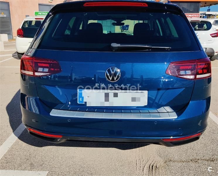 Usado VW Passat Executive 150 CV (110 kW) 2021 Azul Familiar