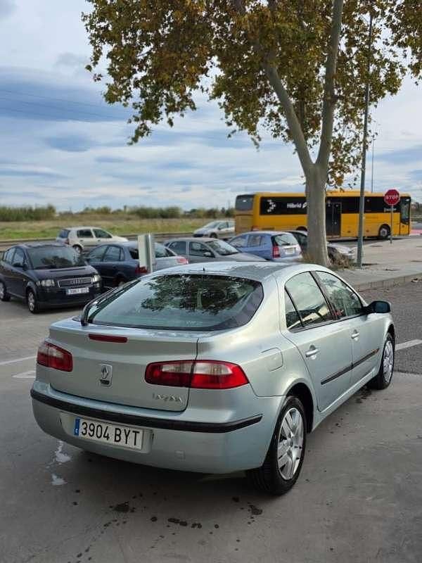 Usado Renault Laguna II Dynamique 120 CV (88 kW) 2002 Azul Berlina