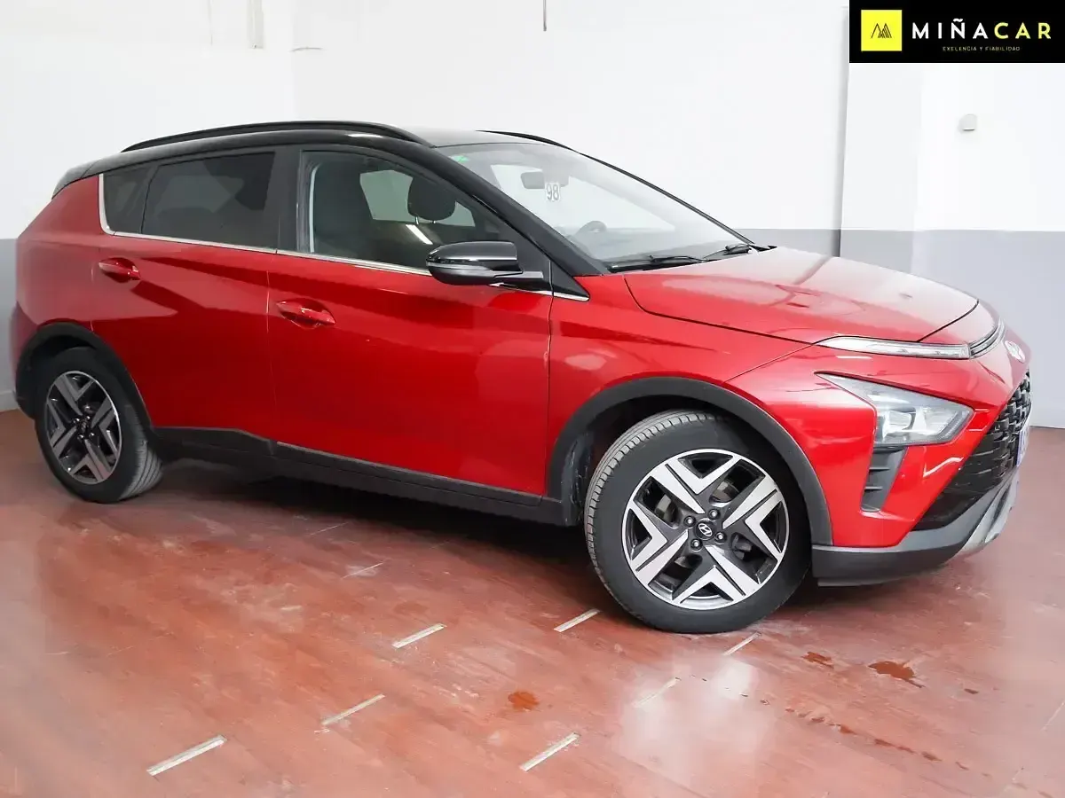 Usado Hyundai Bayon Blackline 100 CV (73 kW) 2022 Rojo SUV