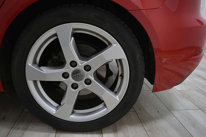 Usado Audi A3 Sportback 150 CV (110 kW) 2020 Rojo Utilitario