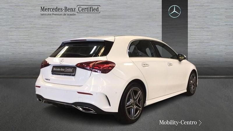 Usado Mercedes A180 116 CV (85 kW) 2024 Blanco polar Utilitario