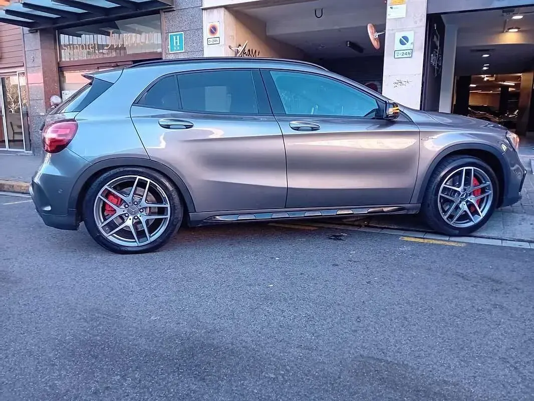 Usado Mercedes GLA45 AMG AMG 381 CV (280 kW) 2017 Gris SUV