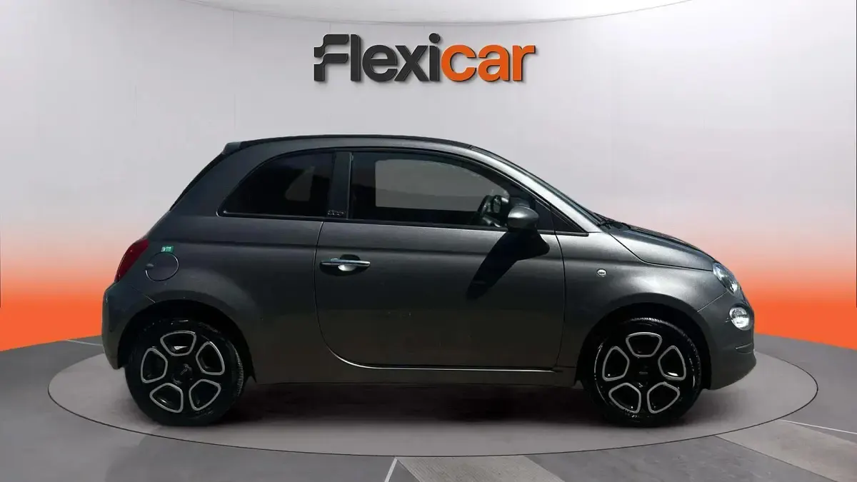 Usado Fiat 500 Club 71 CV (52 kW) 2023 Gris Descapotable