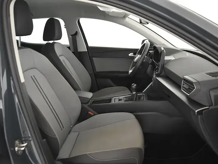 Usado Seat Leon Style 116 CV (85 kW) 2025 Azul