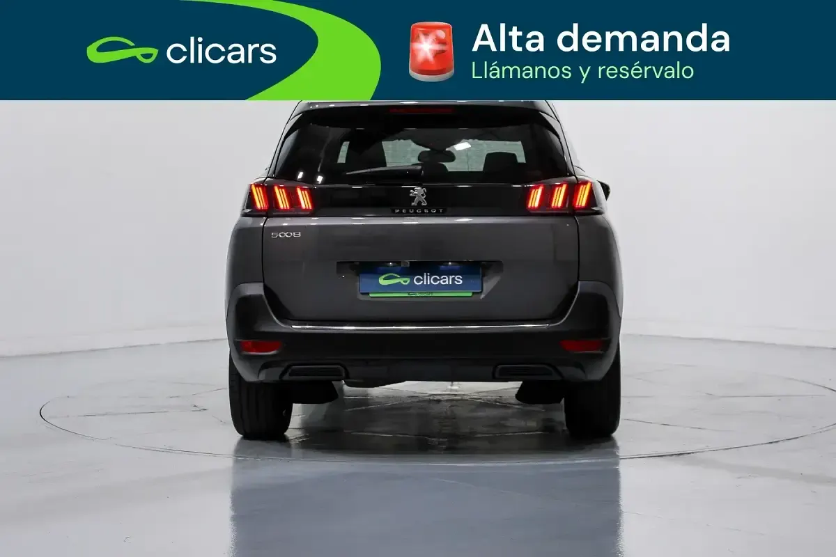 Usado Peugeot 5008 Allure 130 CV (95 kW) 2024 Gris SUV