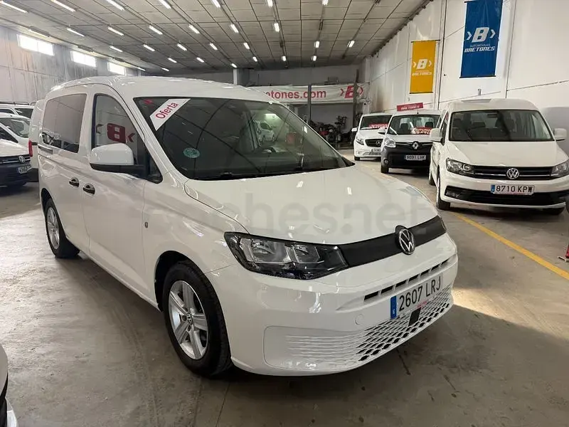 Usado VW Caddy Edition 102 CV (75 kW) 2021 Blanco Monovolumen