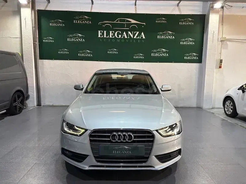 Usado Audi A4 143 CV (105 kW) 2012 Gris / plata Berlina