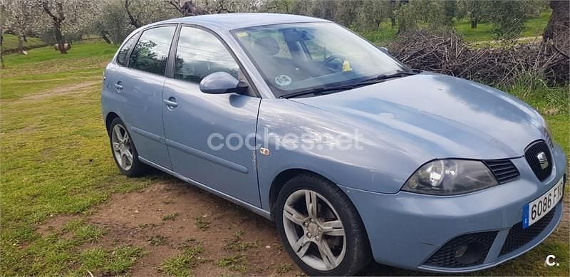 Usado Seat Ibiza Ecomotive 80 CV (58 kW) 2008 Azul Berlina