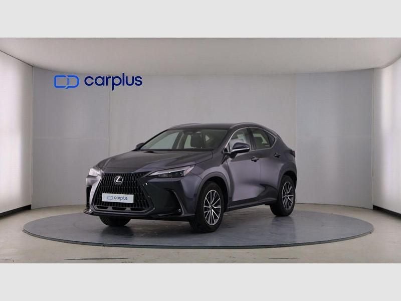 Usado Lexus NX350h Executive Line 242 CV (177 kW) 2024 Gris sonic (met) SUV