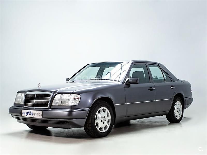 Usado Mercedes E320 220 CV (161 kW) 1995 Gris Berlina