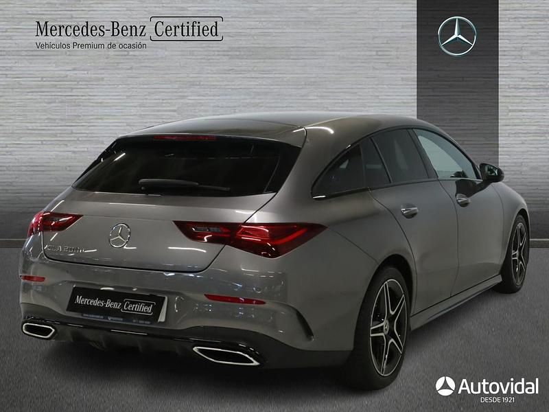 Usado Mercedes CLA200 Shooting Brake 150 CV (110 kW) 2025 Gris montaña Familiar