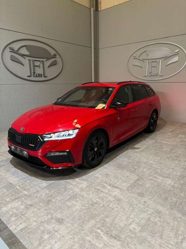 Rojo Usado 2021 Skoda Octavia RS Familiar | 29.499 € (Precio justo) - Imagen 1/4