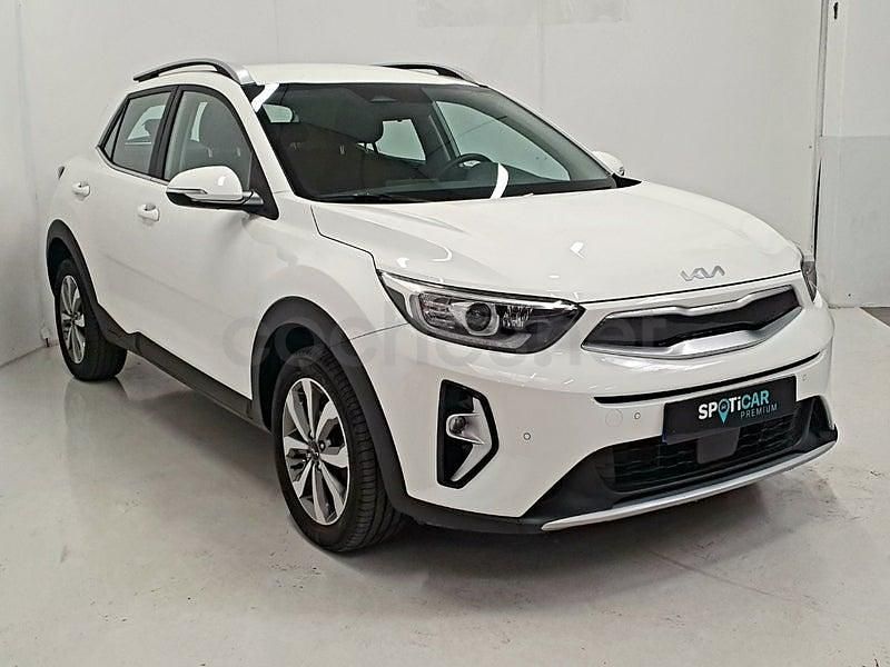 Usado Kia Stonic 84 CV (61 kW) 2022 Blanco SUV