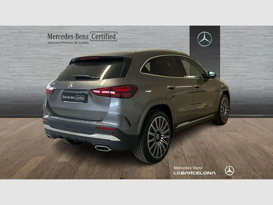 Usado Mercedes GLA200 150 CV (110 kW) 2025 Gris SUV