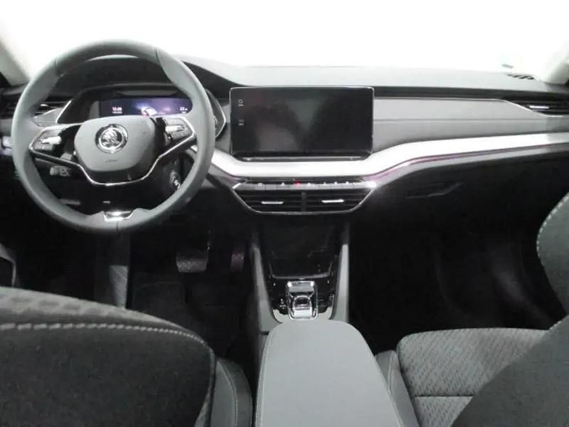 Occasion Skoda Octavia Selection 110 ch (80 kW) 2024 Bleue Berline