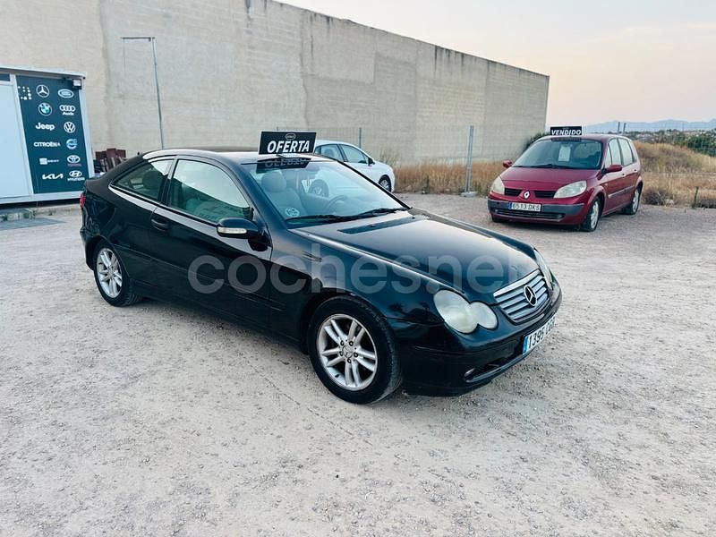 Negro Usado 2004 Mercedes C180 Berlina | 3000 € (Buen precio) - Imagen 1/4