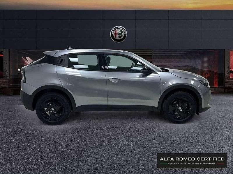 Usado Alfa Romeo Junior 147 CV (108 kW) 2025 Gris SUV