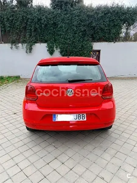 Usado VW Polo Edition 60 HP (44 kW) 2014 Vermelho Sedan