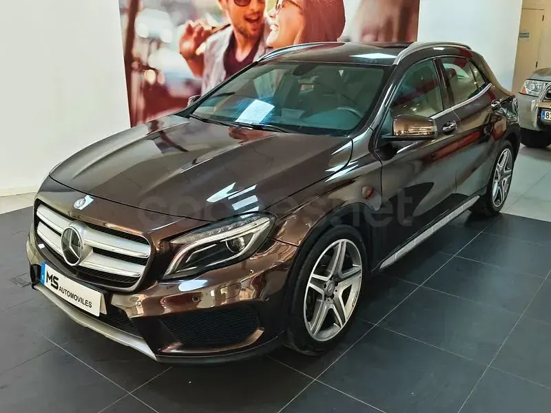 Usado Mercedes GLA250 Style 211 CV (155 kW) 2016 Marrón SUV