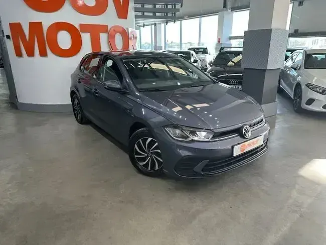 Begagnad VW Polo Life 95 HK (69 kW) 2022 Grå Halvkombi