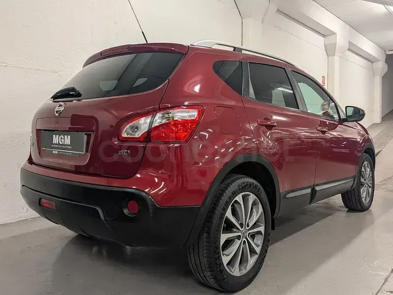 Usado Nissan Qashqai Premium Edition 150 CV (110 kW) 2011 Granate SUV