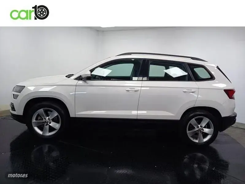 Usado Skoda Karoq Ambition 150 CV (110 kW) 2021 Blanco SUV