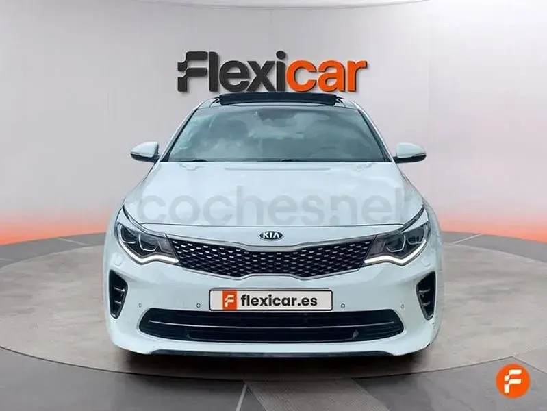 Usado Kia Optima 141 CV (103 kW) 2018 Blanco Familiar