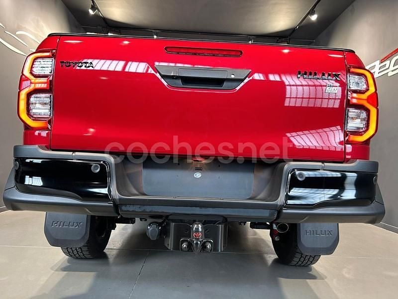 Nuevo Toyota HiLux Sport 204 CV (150 kW) 2025 Granate Recogida