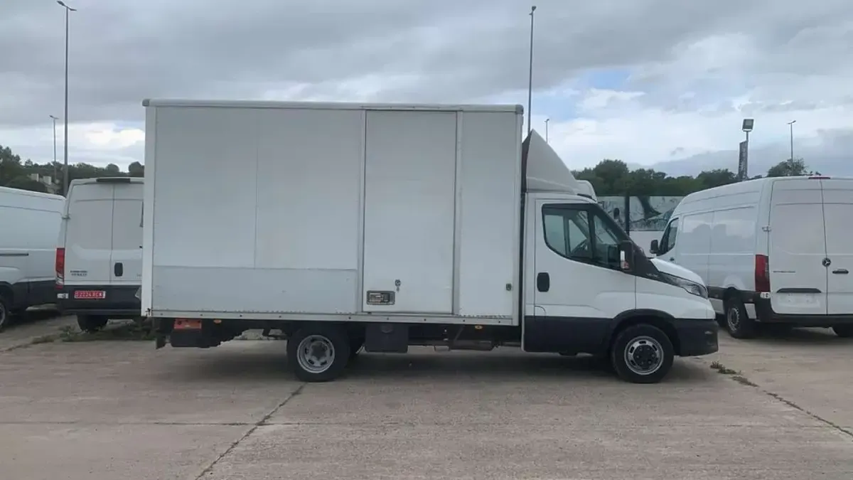 Usado Iveco Daily 136 CV (100 kW) 2020 Blanco Van