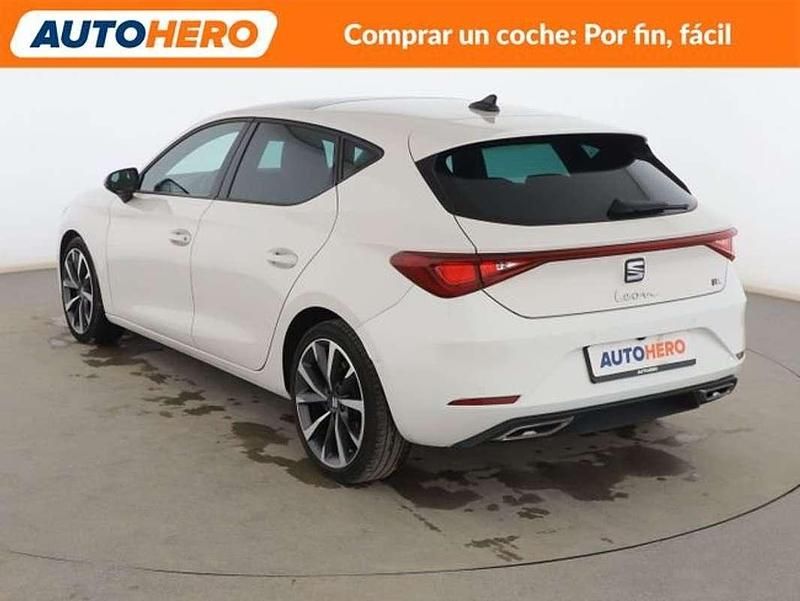 Usado Seat Leon FR 150 CV (110 kW) 2021 Blanco Berlina
