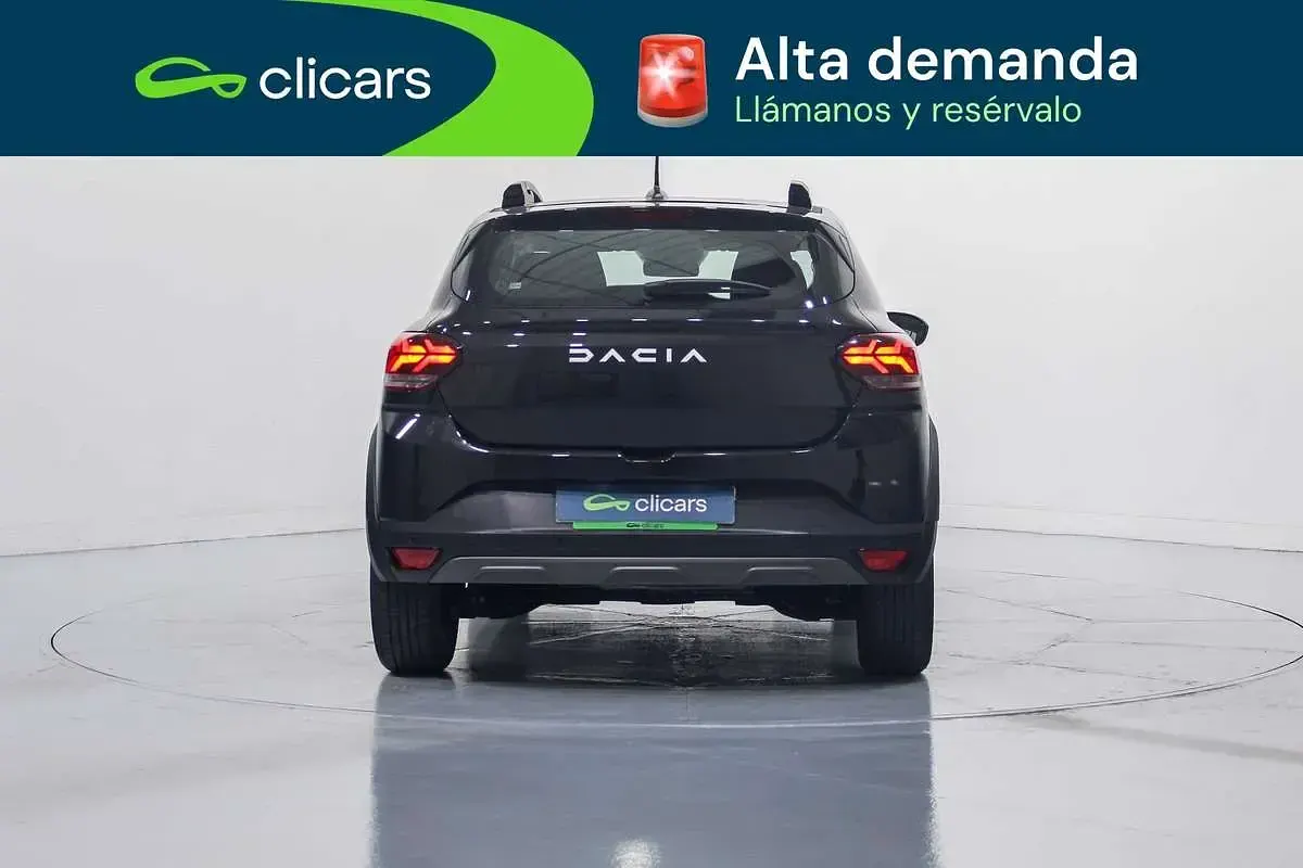 Usado Dacia Sandero Expression 101 CV (74 kW) 2024 Negro Utilitario