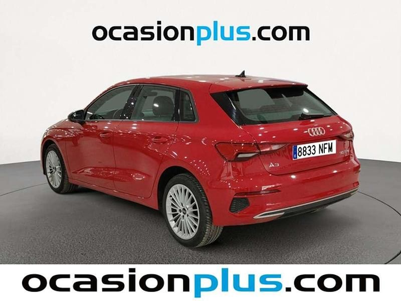 Rojo Usado 2023 Audi A3 Sportback Advanced Utilitario | 20.861 € (Super precio) - Imagen 1/2