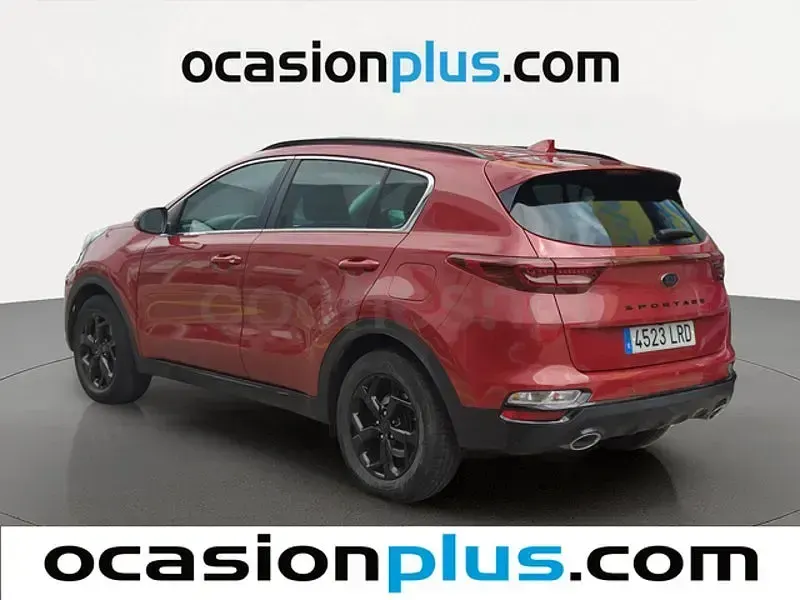 Usado Kia Sportage 136 CV (100 kW) 2021 Rojo SUV