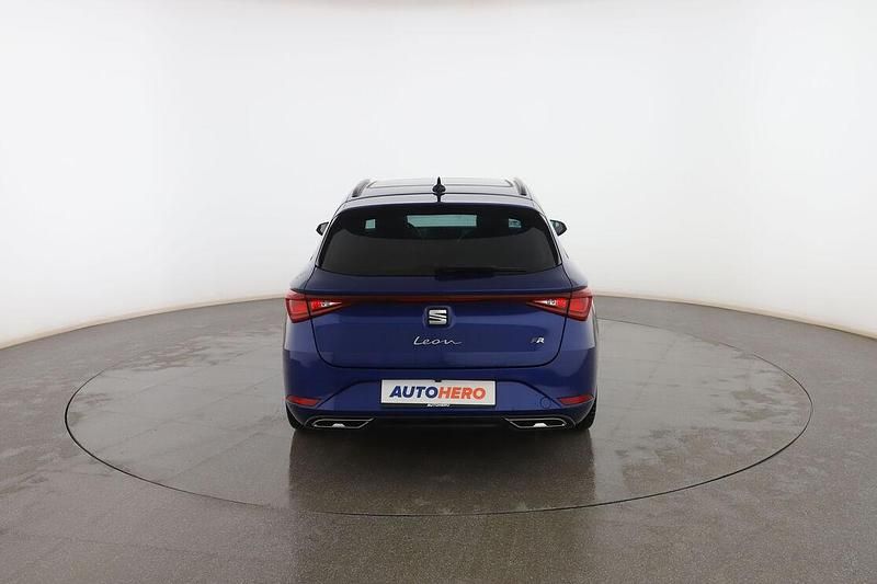 Usado Seat Leon FR 150 CV (110 kW) 2021 Azul Familiar