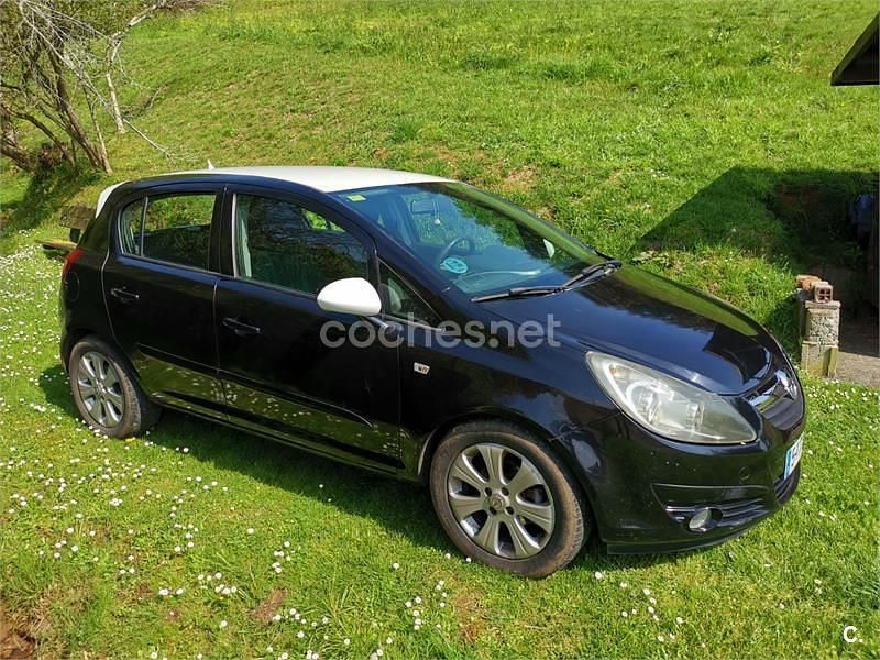 Usado Opel Corsa Essentia 80 CV (58 kW) 2007 Negro Utilitario