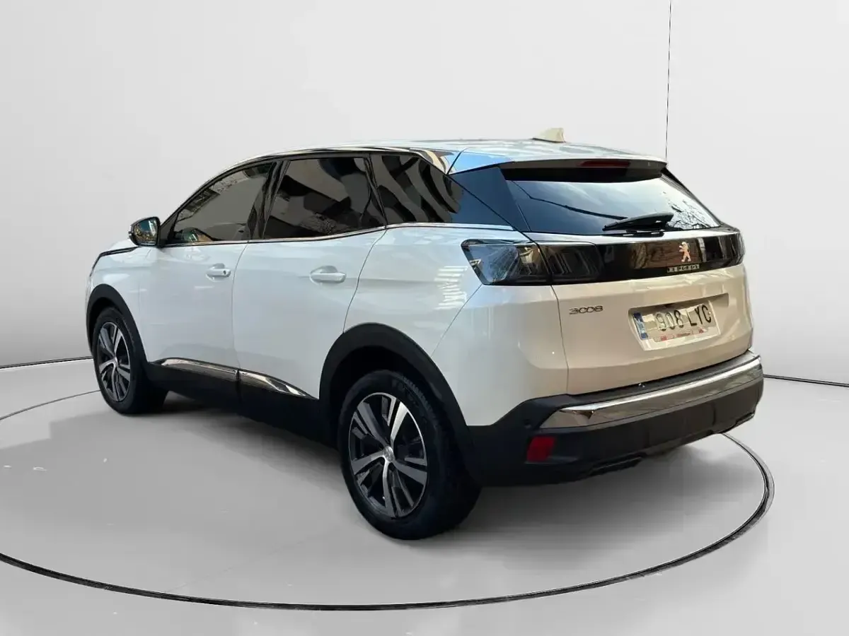 Usado Peugeot 3008 Allure 131 CV (96 kW) 2022 Blanco SUV
