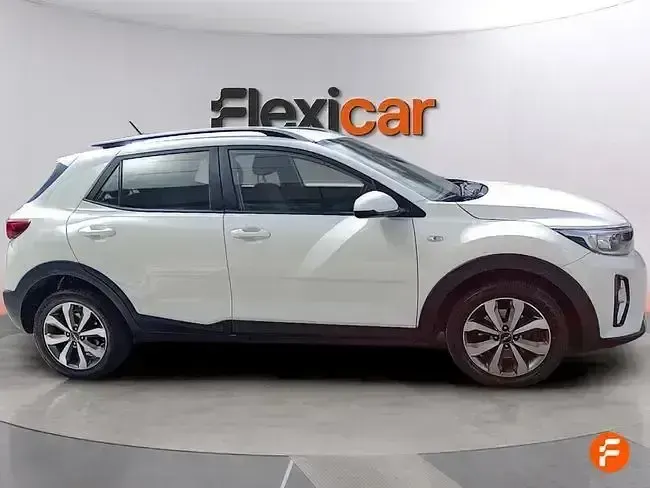 Usado Kia Stonic 100 CV (73 kW) 2023 Blanco SUV